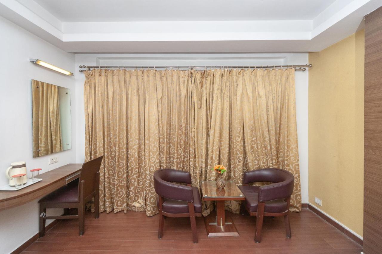 Oyo 19674 Apoorva'S Guest House Chennai Exterior foto